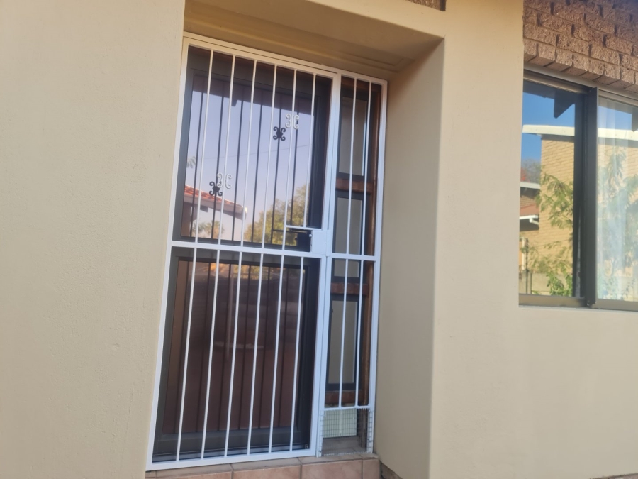 3 Bedroom Property for Sale in Safari Gardens North West